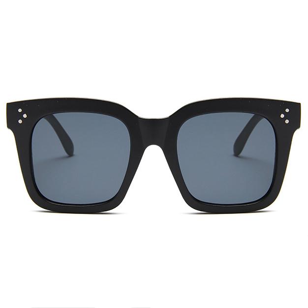 non-polarized Square Oversized Sunglasses Woman Fashion Black Gradient Vintage Rivet Sun Glasses Female Outdoor Shades Driver