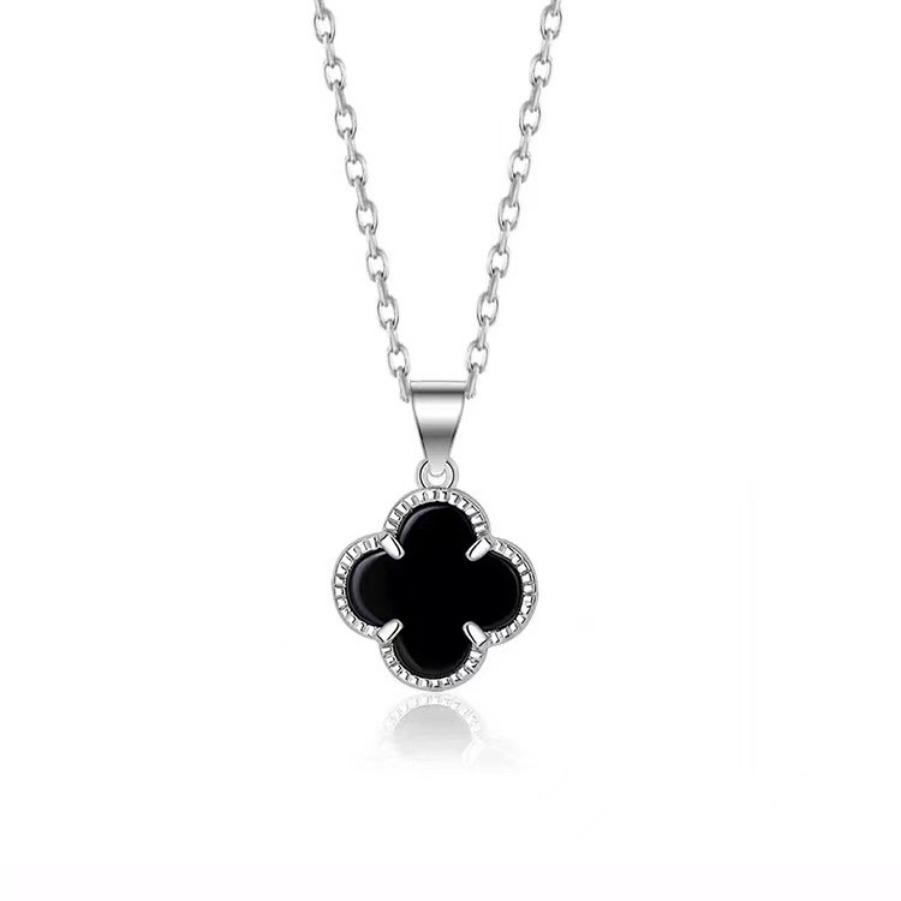 Four-leaf Clover Pendant Elegant Four-leaf Clover Necklace Fashionable Choker
