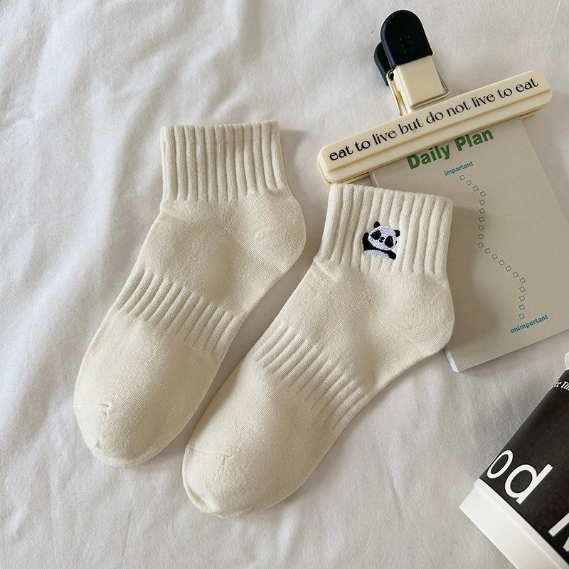 Śmieszne Słodkie Skarpetki Panda z Haftem Kobiety Harajuku Kawaii Zwierzę Czarne i Białe Panda Haftowane Krótkie Skarpetki do Kostki