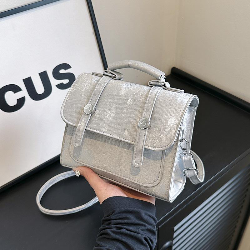 

Весняна жіноча сумочка 2024, нова модна модна сумка Кембриджська сумка з текстурою ніші, сумка-месенджер через плече, маленька квадратна жіноча сумка срібний