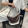 A High-end and Niche New Moon Commuter Bag Made of Cowhide Dumplings and Horns