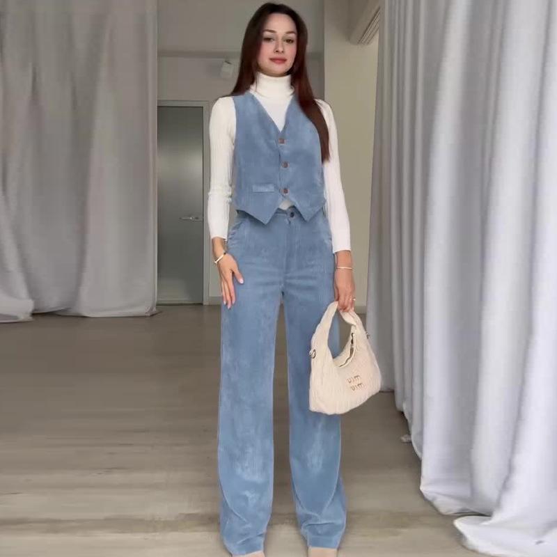 Dámská manšestrová jednobarevná vesta s výstřihem do V a kalhoty s rovnými nohavicemi, podzim 2024