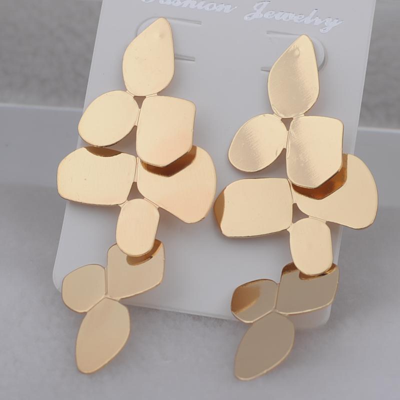 

Exaggerate Leaf Long Earrings for Women Bohemian Vintage Metal Statement Drop Earrings European Irregular Party Big Zircon
