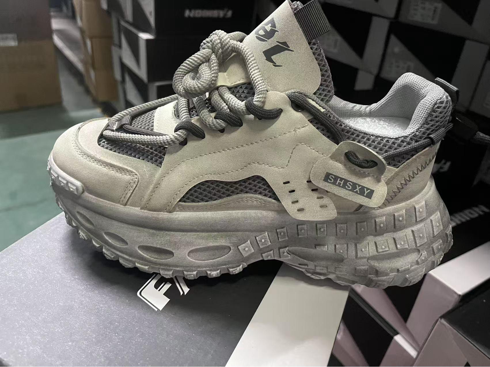 

Подростковые модные сетчатые дышащие кроссовки на платформе в стиле «папа» для весны и осени 40 серый