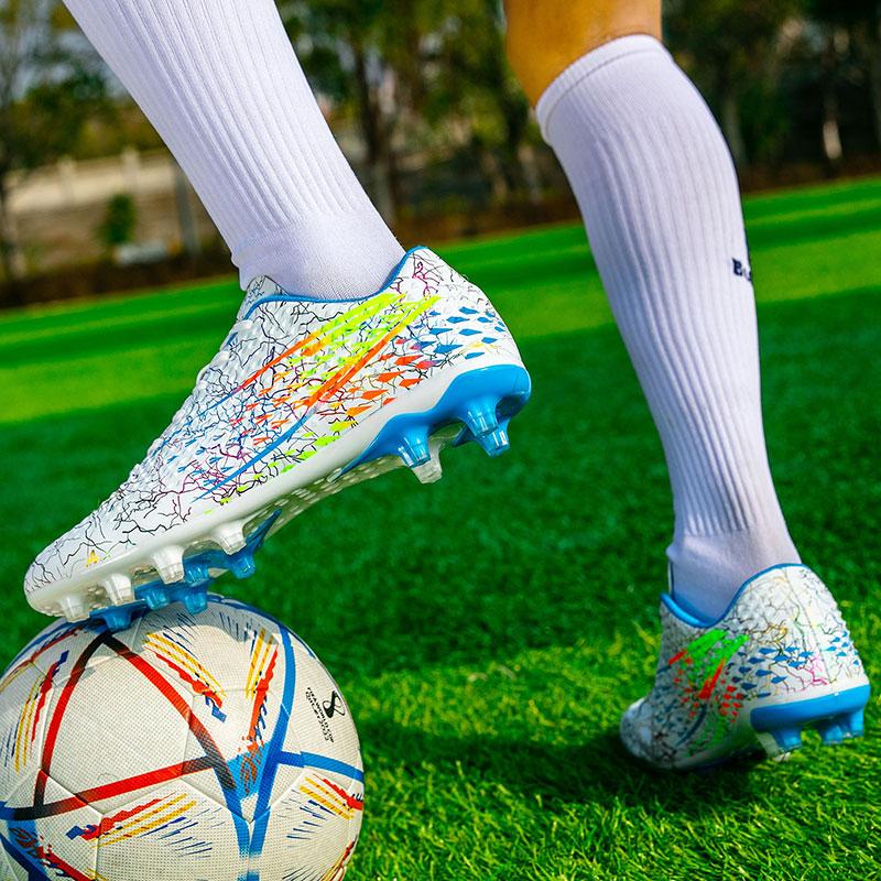 Men Soccer Shoes Kids Football Boots Women Professional Soccer Cleats Antiskid Chaussure Football FG Outdoor Football Shoes