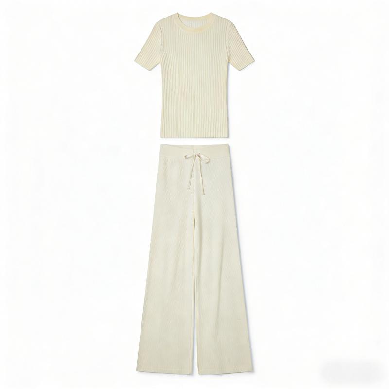 7809 Spring Minimalist Knit Two-Piece: Elegant & Versatile Casual Wear Set