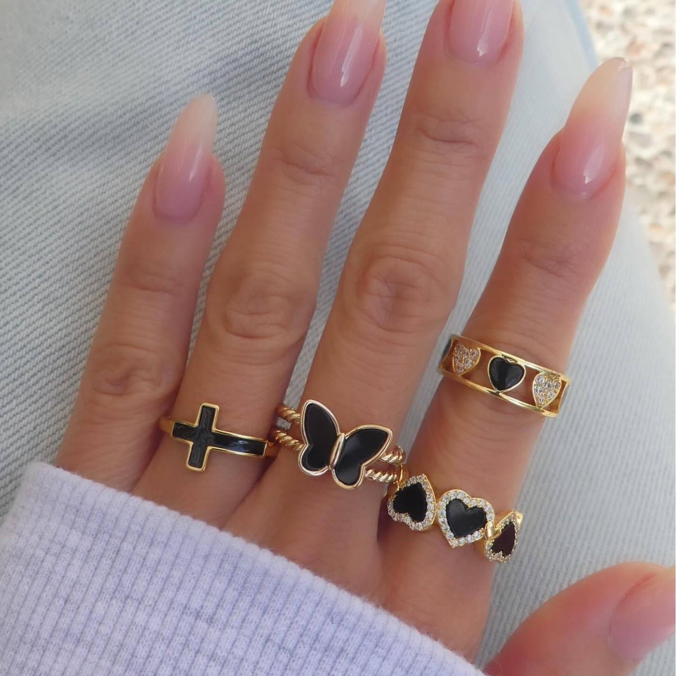 Love ring set, European and American niche personalized jewelry, black butterfly dripping oil cross, sweet and cool wind ring.