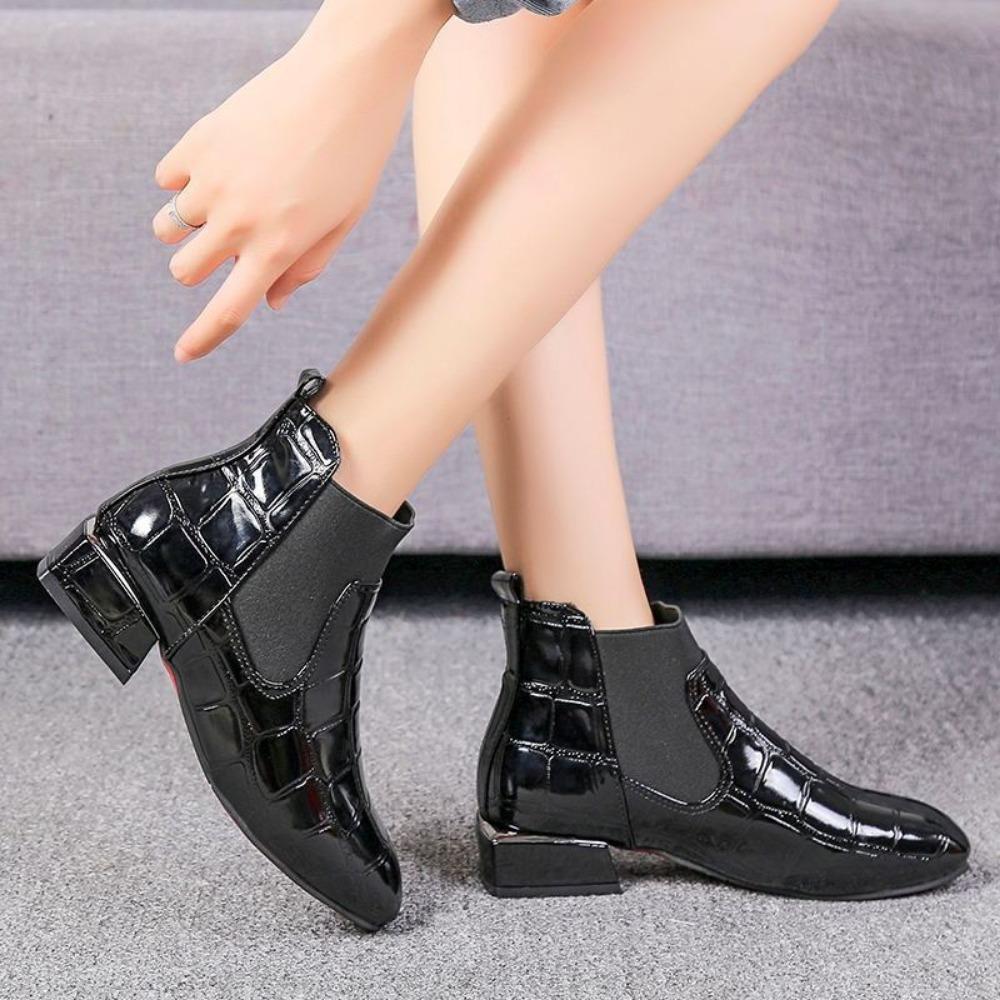 Trumpi moteriški lakinės odos mados batai, moteriški batai plokščiapadžiu, kvadratiniu priekiu, su šoniniu užtrauktuku, aulinukai moterims