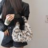 Fluffy Purses for Women Cute Fuzzy Tote Handbag Plush Y2K Hobo Shoulder Bag Faux Fur Clutch Bag Fuzzy Women's Plush Purse Underarm Handbag Hobo Tote