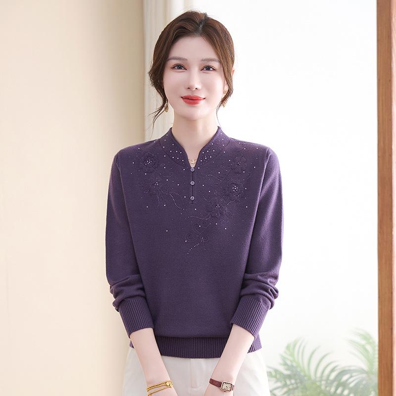 Mom's Autumn Knitwear: Elegant Woolen Sweater for Middle-Aged Women - Chinese Style Fashionable Base Layer