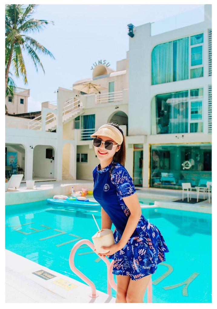 Women's Short-Sleeve Two-Piece Swimsuit: Slimming, Tummy-Covering; Ideal for Swimming, Hot Springs, Beach, or Surfing.