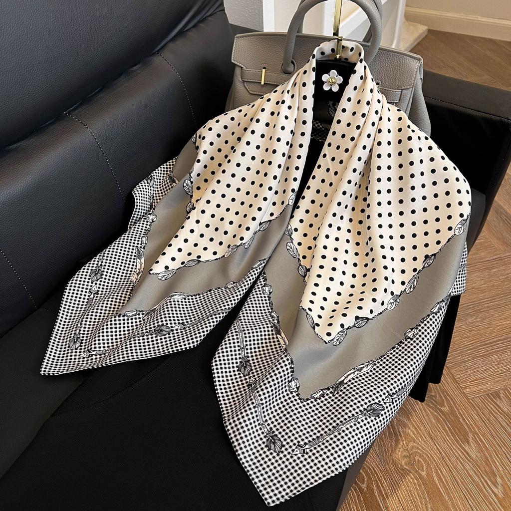 Fashion Twist Silk Scarf Color Block Printed Scarf Twill Silk Large Square Scarf 91x91cm Shawl Sunscreen Travel Headscarf
