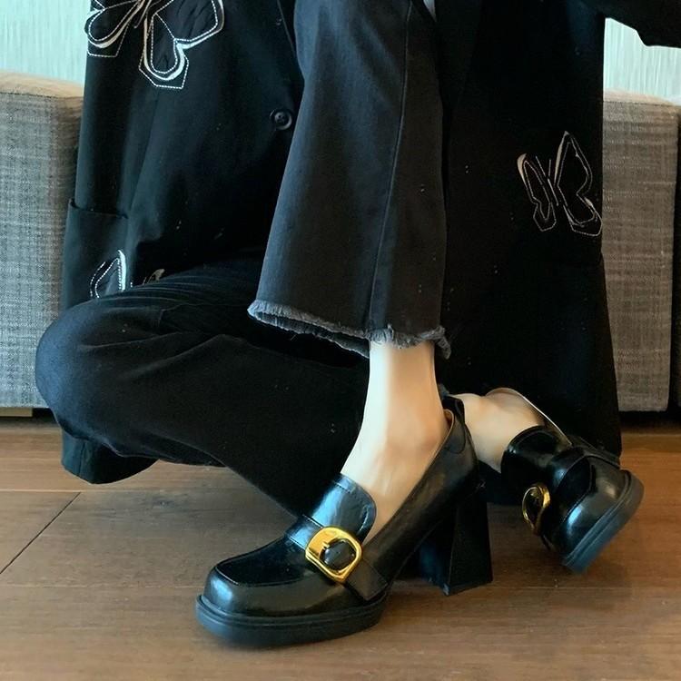 Retro Square Head Thick Heel One-pedal Loafers 2025 Autumn New High-heeled Small Leather Shoes Women's British Style Shoes