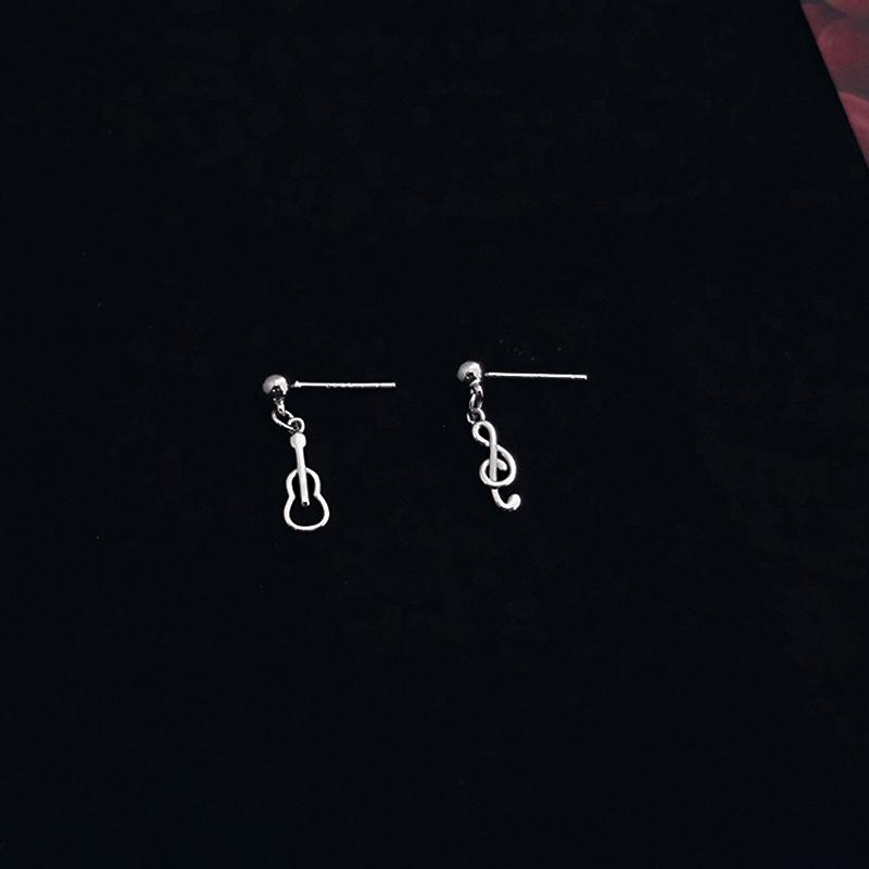 Art Cute Little Guitar Earrings Female Minimalist Creative Student Mini Music Note Stud Earrings Asymmetrical Earrings Female