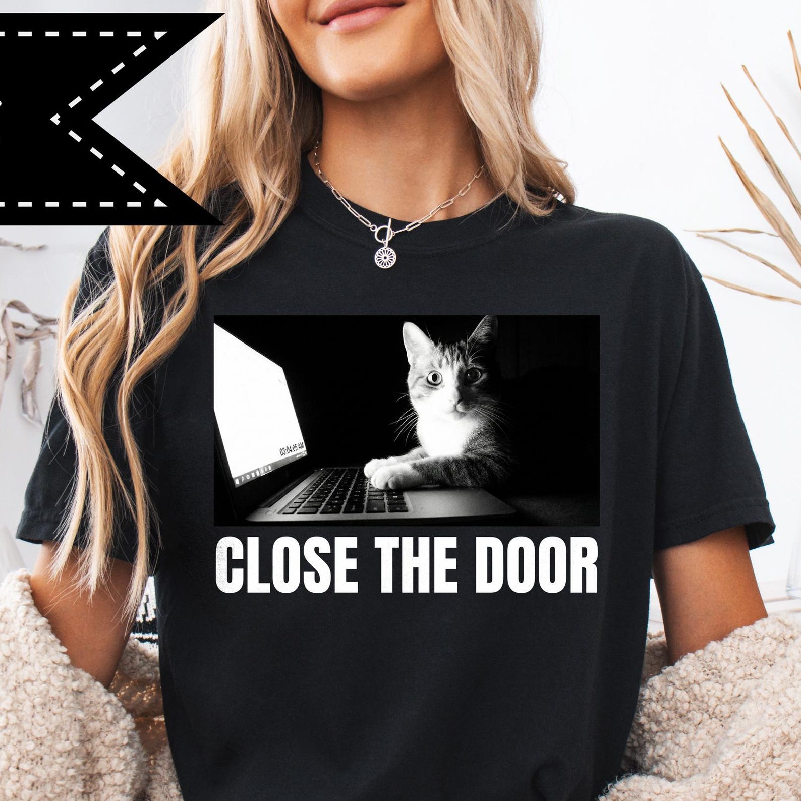 Close the Door Sarcastic Cat Graphic Tee, Ironic Unhinged Shirt, Funny Cat Gang Comfort Colors Shirt 4XL