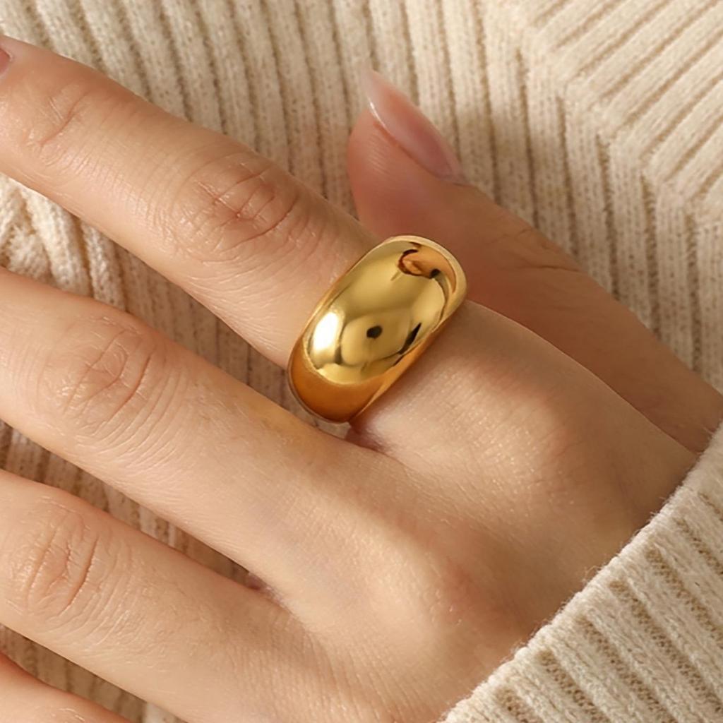 Geometric Curved Smooth Band: Fashionable Heavy Workmanship Ring for Women - Cold Style Index Finger Accessory