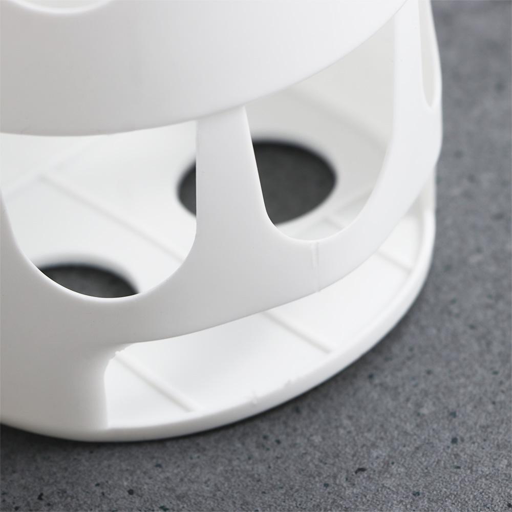 Manger Food Dispenser Hanging Grass Container Feeding Rack Rabbit Hay Feeder Grass Holder