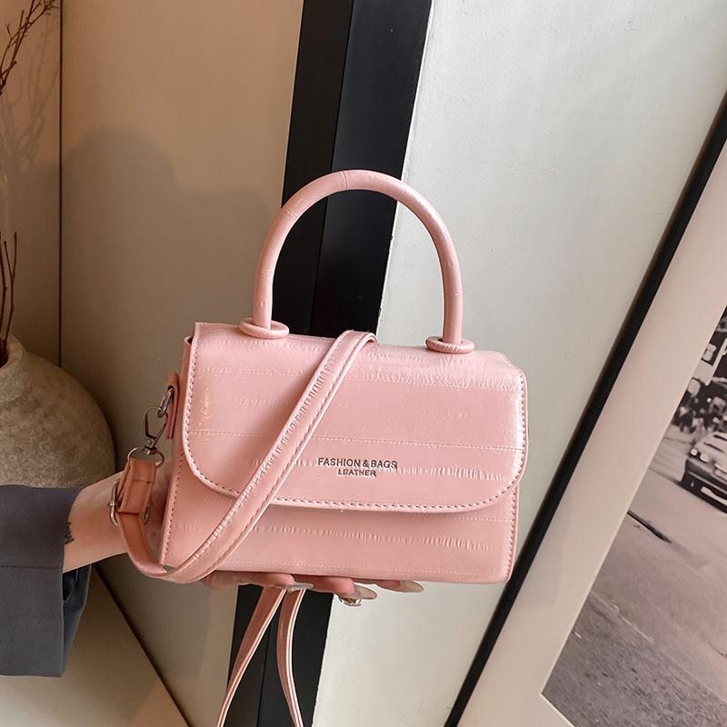 Fashionable Retro Small Crossbody Bag For Women 2024 Elegant Versatile Handheld Tote