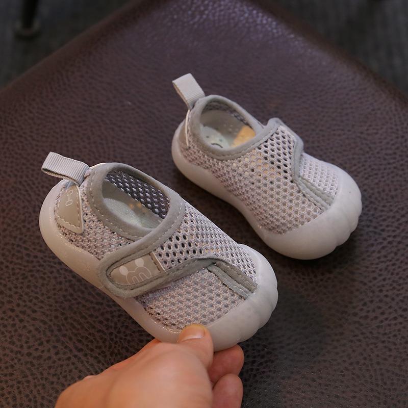 Erste Laufschuhe für Kleinkinder für Jungen & Mädchen, atmungsaktive Sportschuhe aus Mesh mit weichen Sohlen, leichte Sneaker für Babys & Kleinkinder