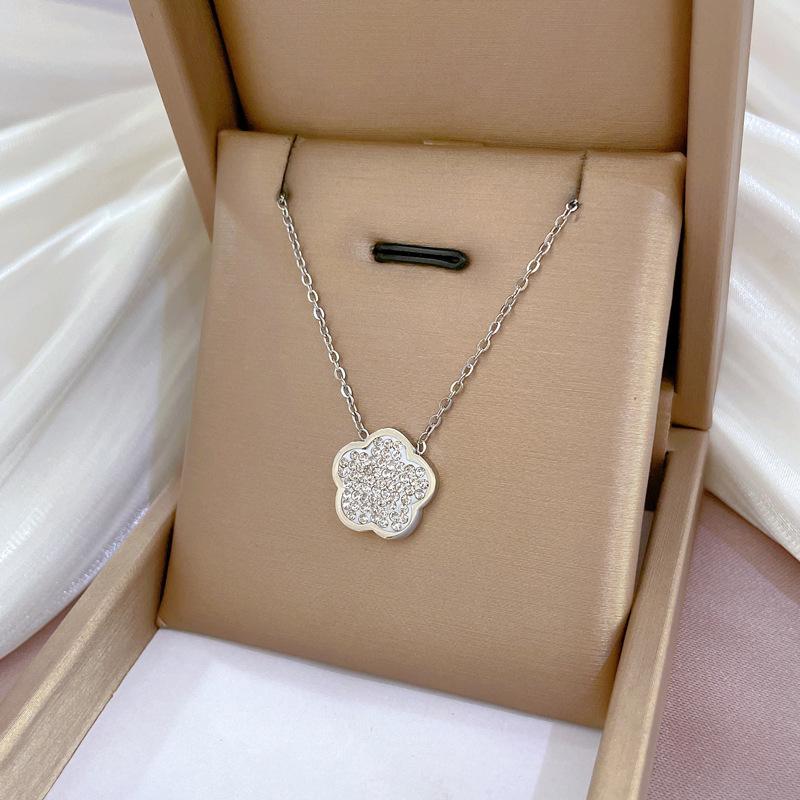 Fashion Retro Women's Necklace Temperament Micro Diamond Necklace Exquisite Collar Chain Accessories