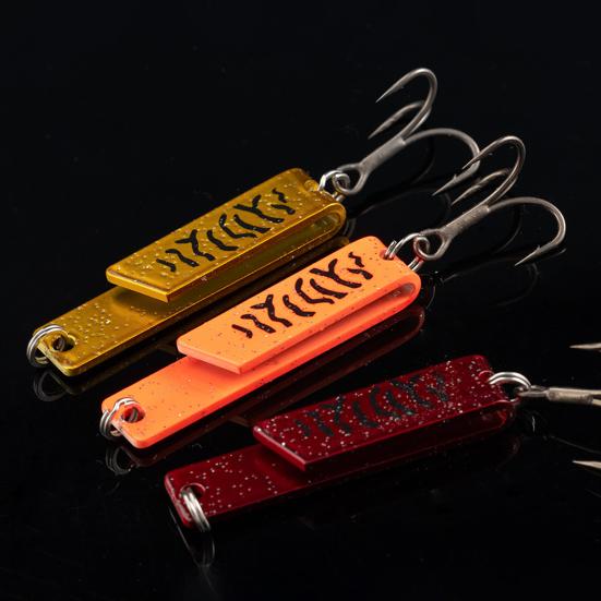 5Pcs Artificial Baits with Treble Hook Vibrant Colors Compact Design