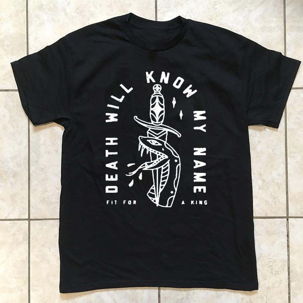 НОВЫЙ ХИТ ДЛЯ КОРОЛЯ Логотип Группы Классическая Футболка Черная Все Размеры Подарок фанатам Унисекс Футболка S