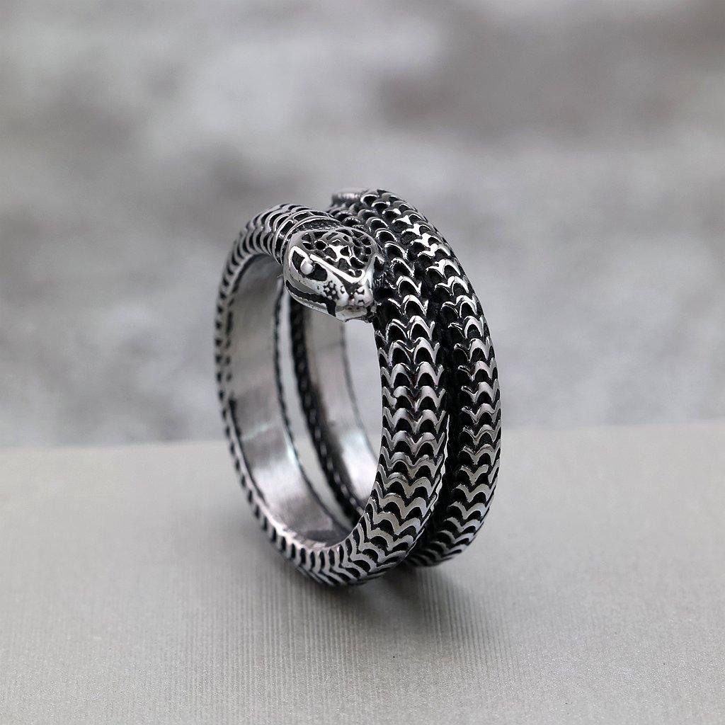 Vintage Stainless Steel 3D Snake Ring Unisex Punk Style Circle Band