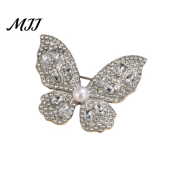Brooch Women Three-Dimensional Butterfly Design Pin with Imitation Pearls Three-dimensional Rhinestones Suits Coats Sweaters Badge Formal Occasions