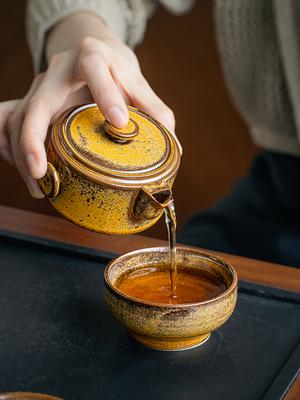 Handgefertigtes Kung-Fu-Teeset Alter Stil Grobkeramik Teekanne mit 2 Tassen