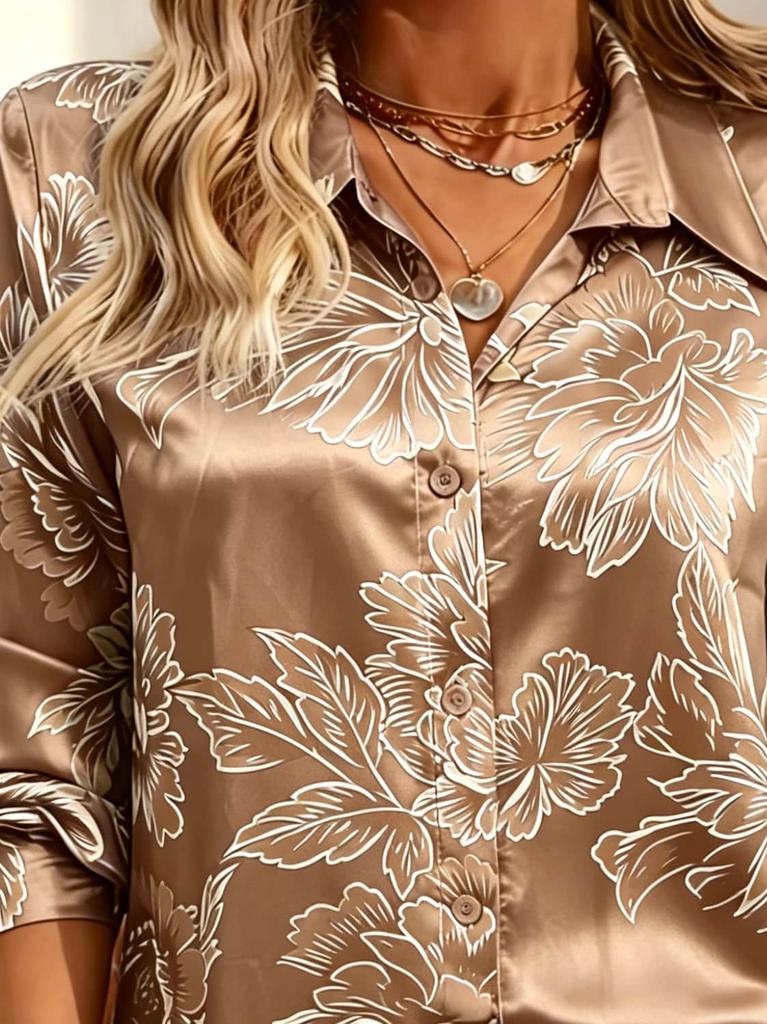 Fashionable women's printed shirt, with an elegant style and long-sleeved design. Suitable for daily wear as well as for dates.