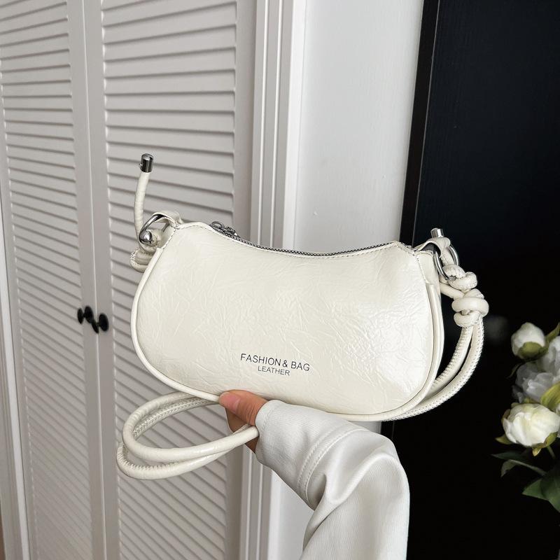 Trendy Fashionable Cross-body Bag, Small Bag with A Chic and Simple Design, Diagonal Cross-body Small Square Bag