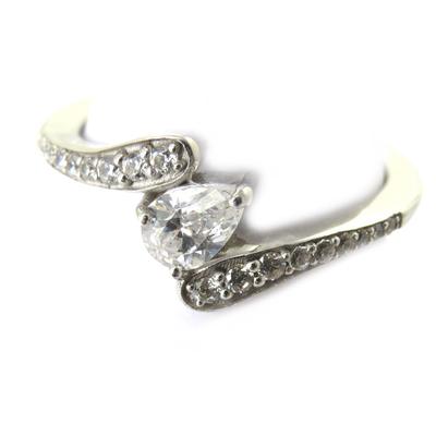 White 'Sissi' Silver Ring