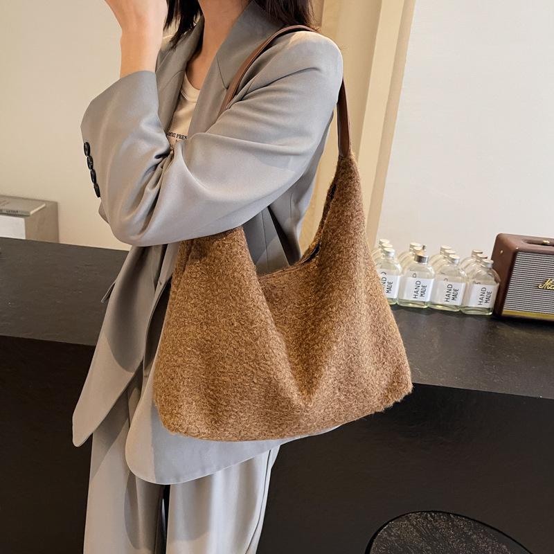 2024 Fashion Leopard Print Plush Shoulder Bag for Women - Casual Large Capacity Underarm Tote