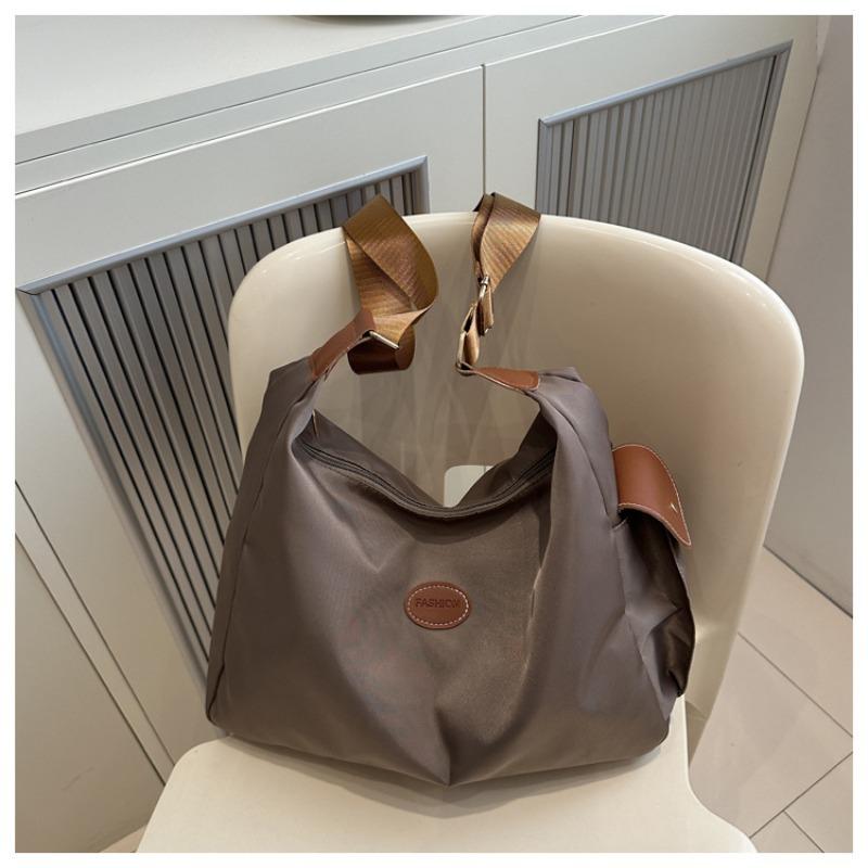 Nylon cloth bag women's large-capacity new versatile messenger bag cloth bag high-end commuter tote bag