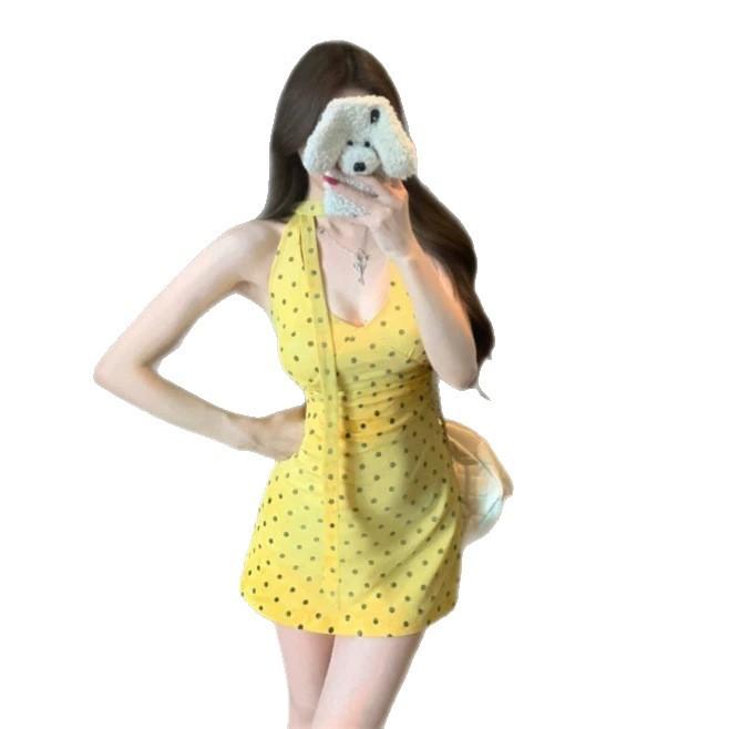 Sweet and Spicy Wind Green Polka Dot Dress Women's Summer V-neck Neck Suspender Skirt Vacation Wind Waist and Thin Short Skirt