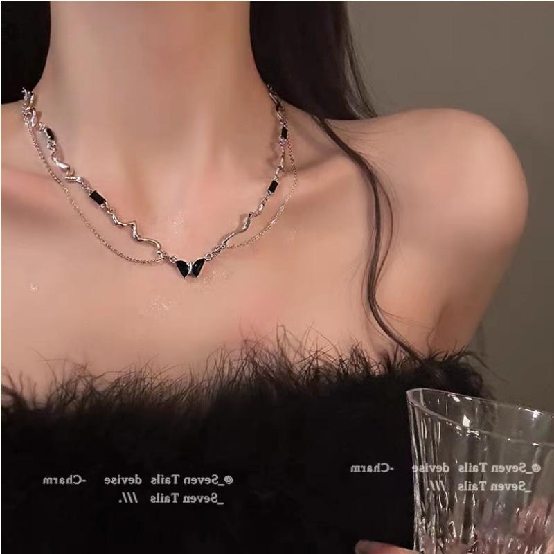 Wavy Irregular Butterfly Necklace: Luxury Clavicle Chain with Unique Design for Women