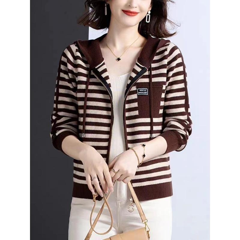 Chinese mother spring and autumn clothes hooded lapel jacket women's new models in the elderly striped cardigan red sweater