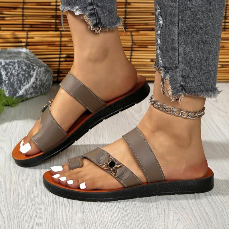 Plus Size Pu Leather Clip Toe Slippers Women Summer Beach Metal Flat Slippers Woman Fashion Soft Bottom Non Slip Slides Mujer