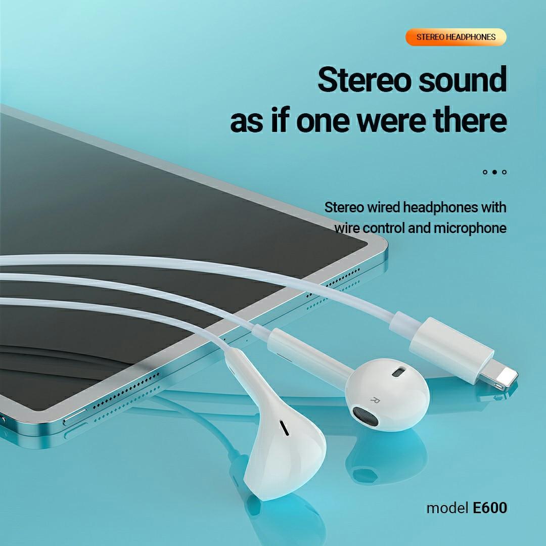 

CELEBRAT E600 Lightning Wired Earphone Wire Control Stereo Music Calls Headset A