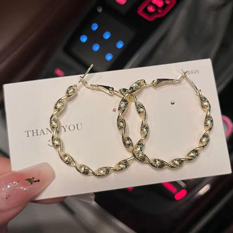 European and American Fashion High-end Atmospheric Earrings Trendy Cool Earrings Versatile Personalized Party Big Earrings Exquisite Commuter Earrings