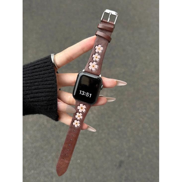 

Elegant flower leather loop For Apple Watch band women 11/10/9/8/7/6/5 38mm 40mm 41mm 42mm 44mm 45mm 46mm 49mm Strap 38mm40mm41mm