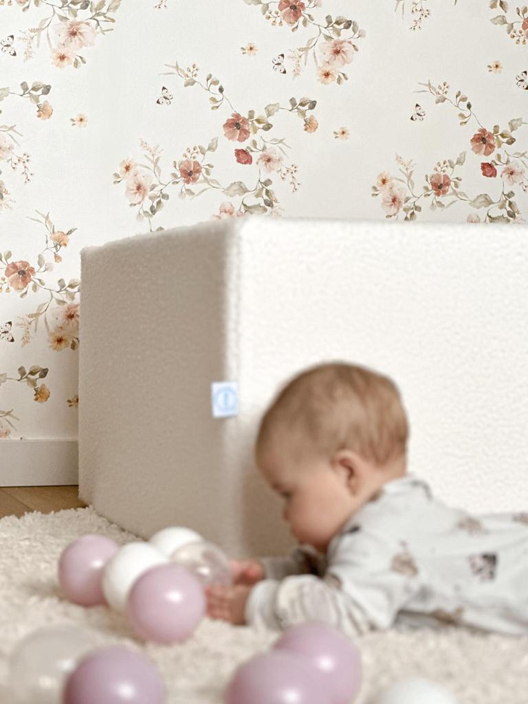 Foam playground with pool 90x30 Boucle White 200 balls: white, light mint, light pink, beige