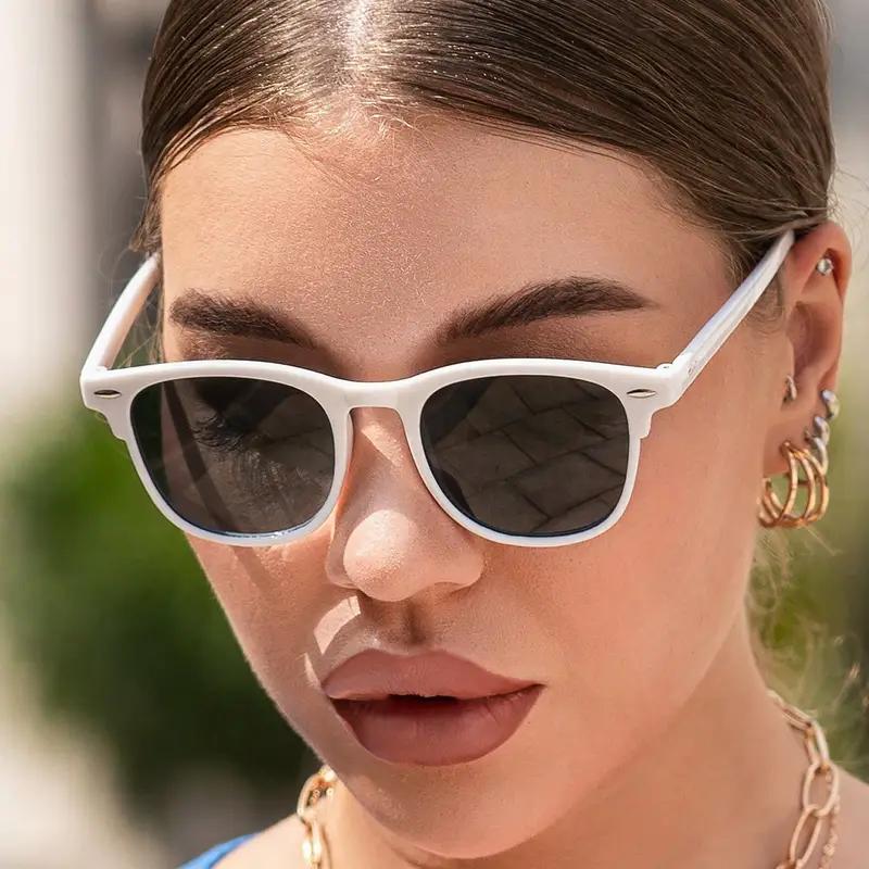 1Pc Women's Cat Eye Frame Glasses Fashionable Pc Frame and Lenses Classic Style Suitable for Hiking Ideal for Gift Giving
