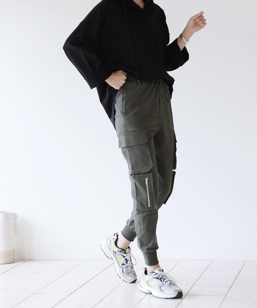 Ppaeppae Elastic Waist Two-Big Pocket Stretch Cargo Jogger Pants