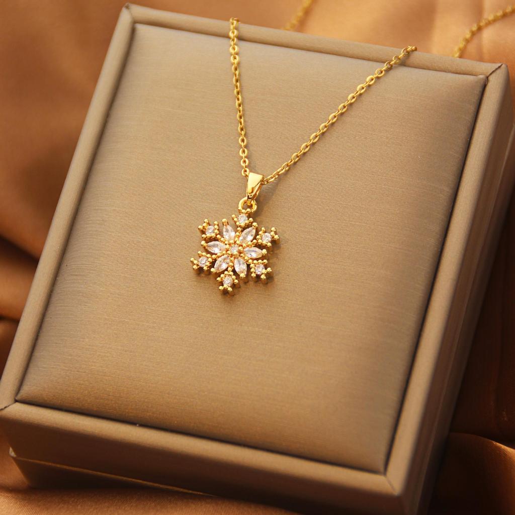 Collar Minimalista de Acero de Titanio - Cadena para Clavícula Moderna, Lujosa y Versátil