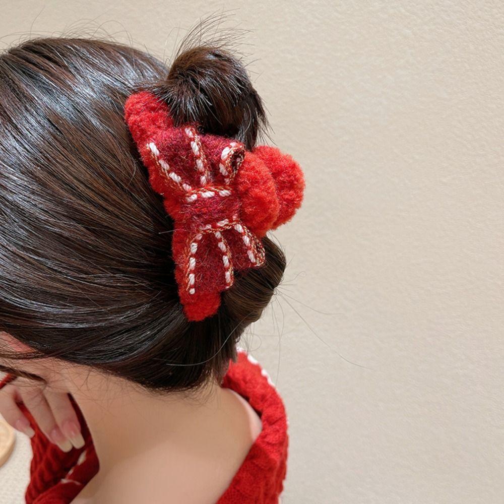 Korean Style Christmas Plush Hair Claw Lamb Wool Shark Grab Clip Sweet Bow Hair Clip  Girls