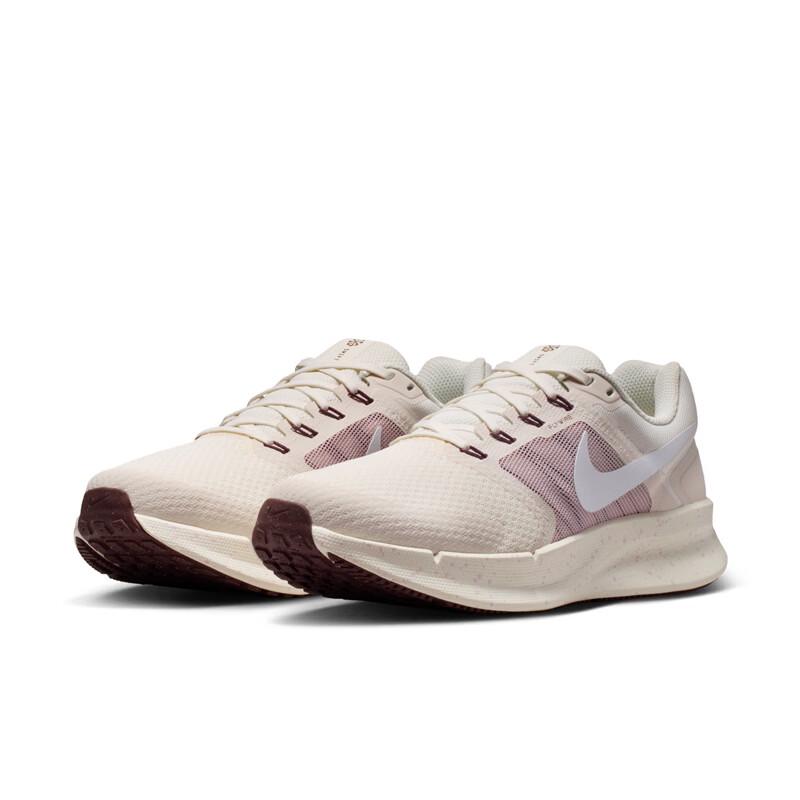 Nike Women's Run Swift 3 Running Shoes