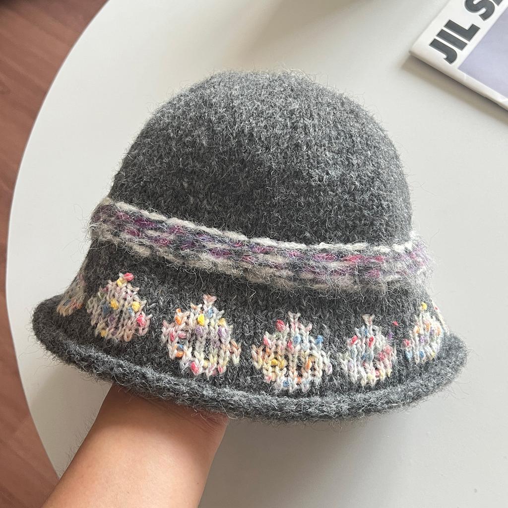 Fair Island contrasting color knitted wool hat women's season versatile big head circumference showing face small ear protection warm pullover hat