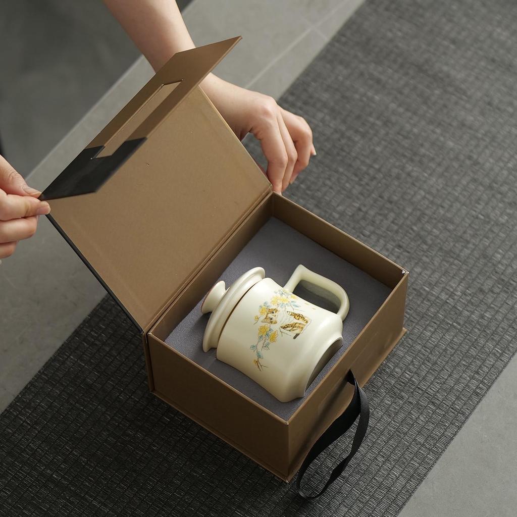 Beige Ru Ware Ceramic Tea Cup with Cute Kitten Design and Lid, Gift Boxed