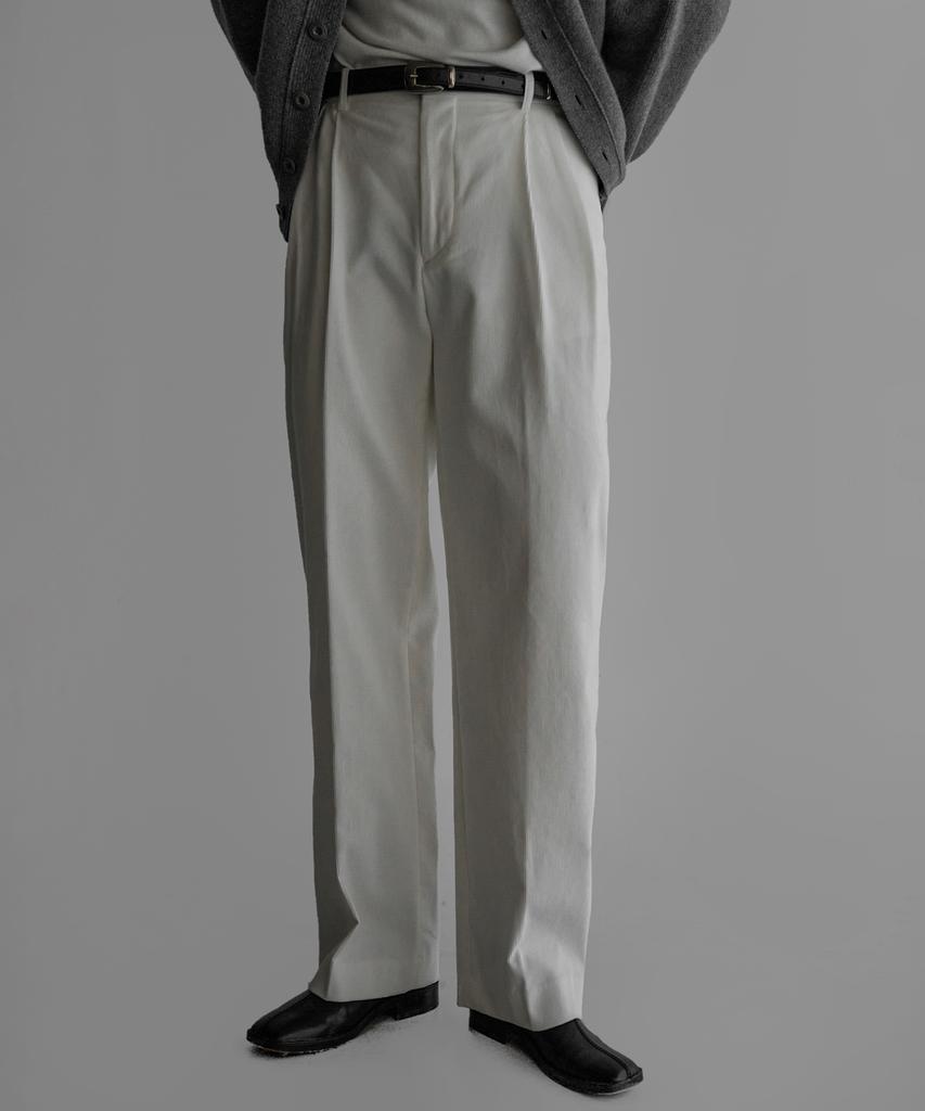 Baulopeulodeogteu Corduroy Set-Up Pants [White]